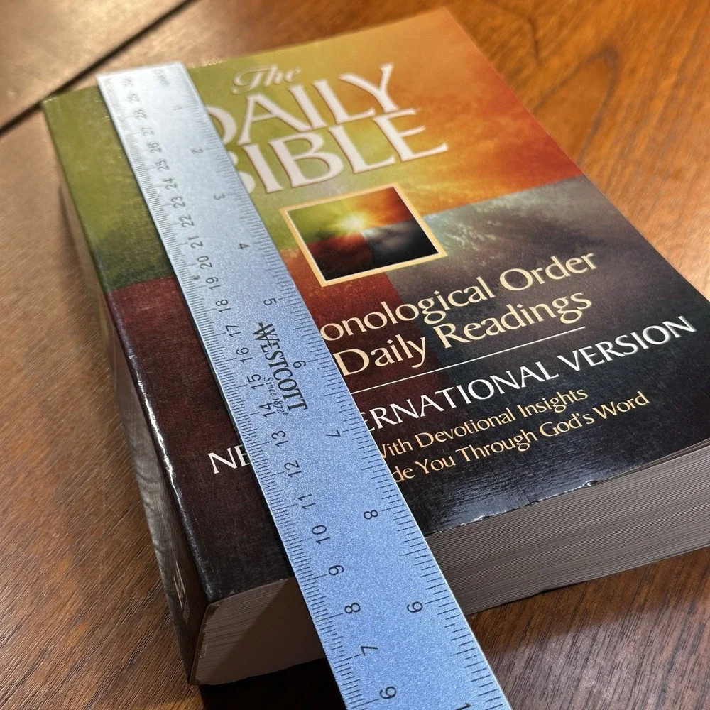 Daily Bible NIV 365‎ Daily Readings New International Version Chronological 1984